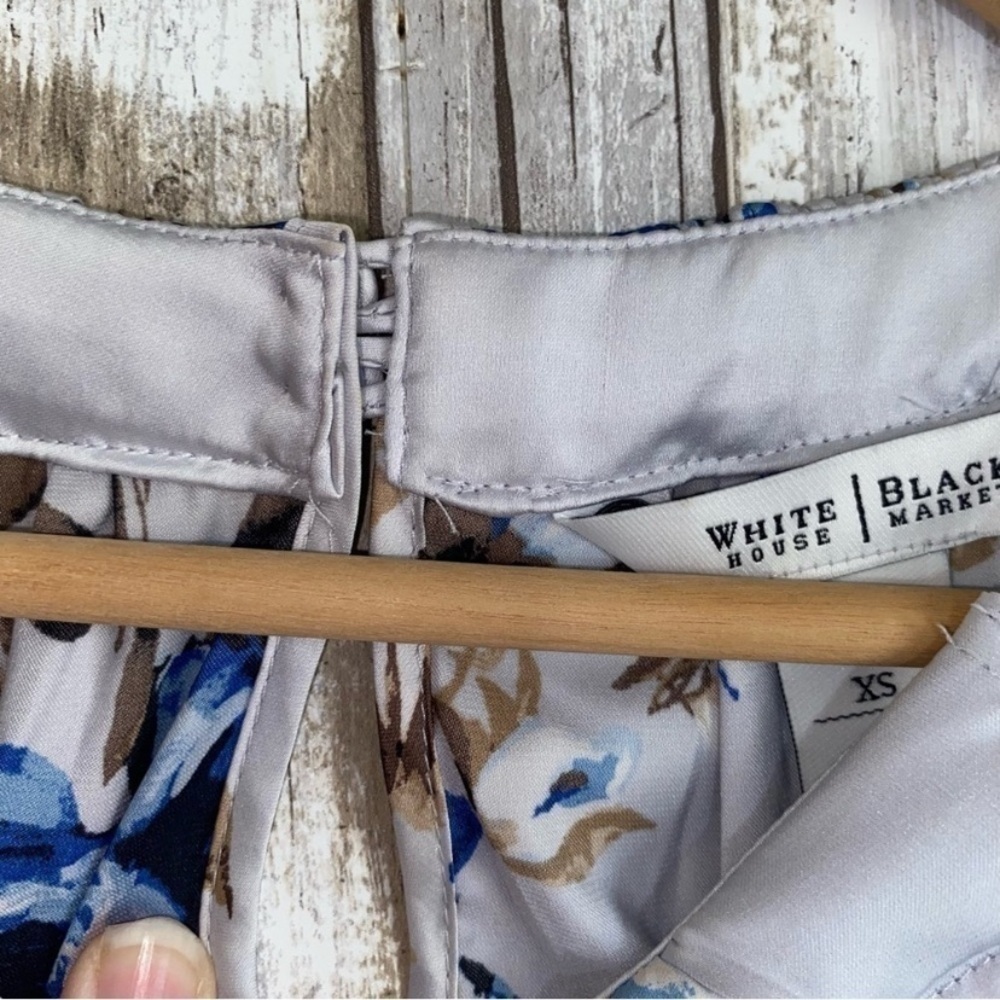 White House Black Market Lavender Floral Sleeveless Blouse - Picture 7 of 8